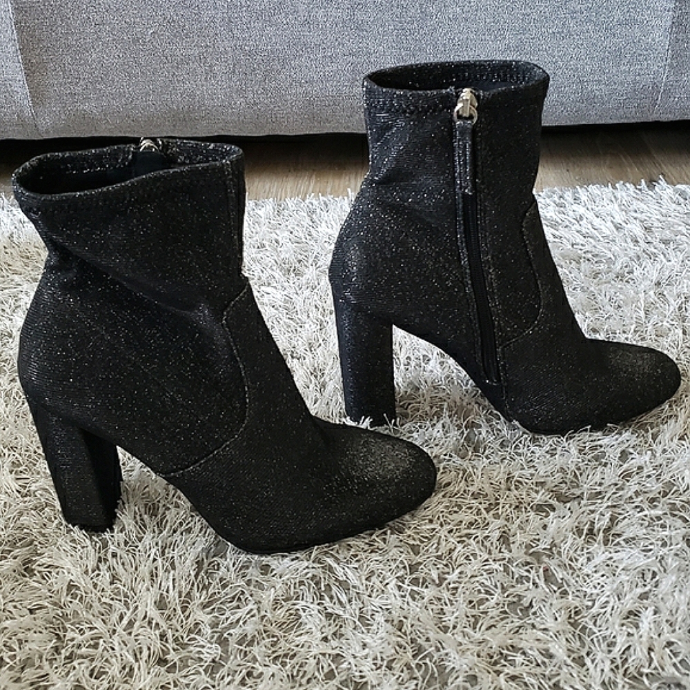 Steve Madden Edit Ankle Heel Boot- Metallic